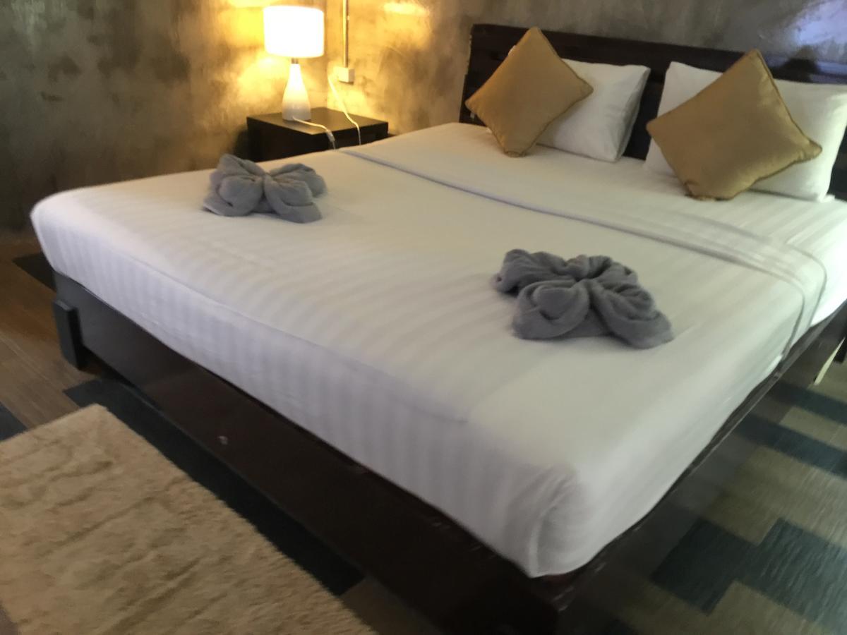 Crescent Bay Resort Koh Samet Bagian luar foto