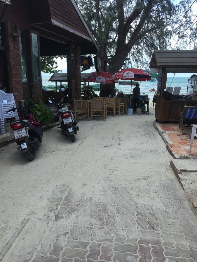 Crescent Bay Resort Koh Samet Bagian luar foto