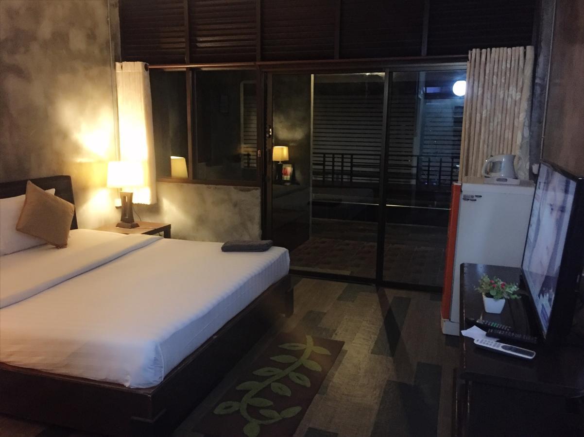 Crescent Bay Resort Koh Samet Bagian luar foto