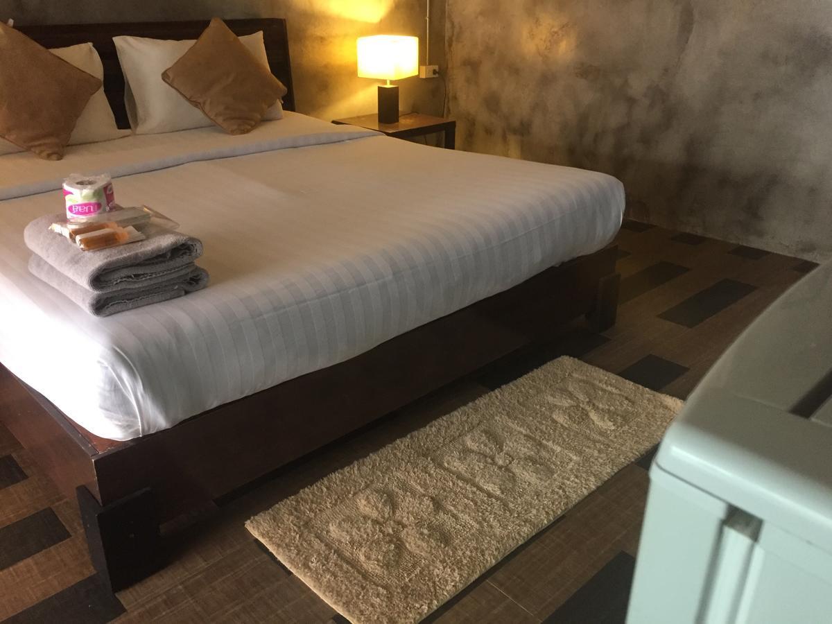 Crescent Bay Resort Koh Samet Bagian luar foto