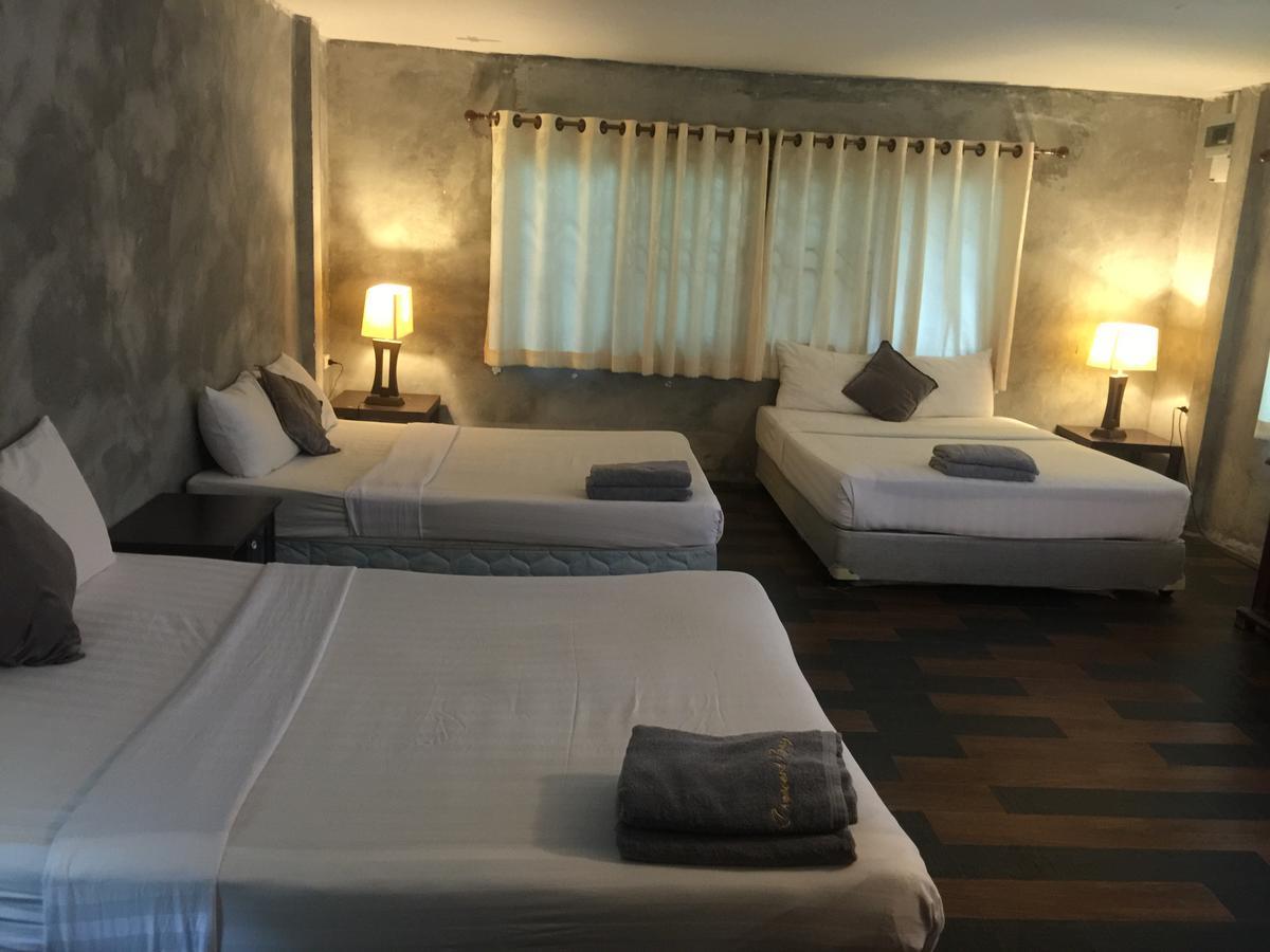 Crescent Bay Resort Koh Samet Bagian luar foto